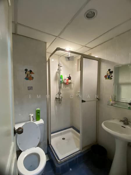 Kondominium untuk Disewa di Gold Coast Resort Condominium - Emma Chan - Bathroom - PropertyGuru.com.my