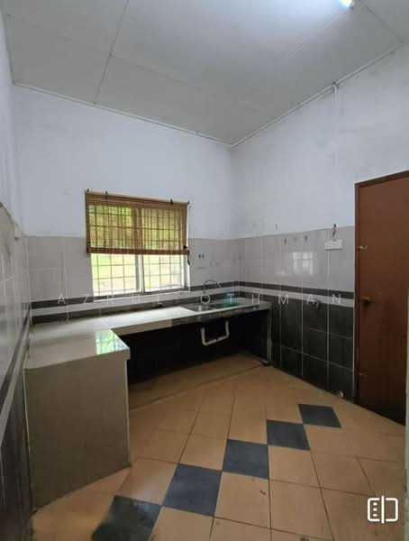 1-storey Terraced House for Sale in Senawang (Negeri Sembilan) - Azrul Othman - Kitchen - PropertyGuru.com.my