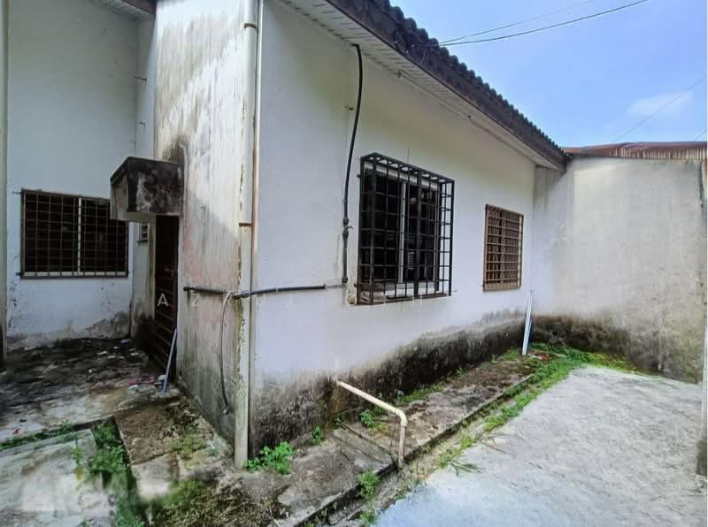 1-storey Terraced House for Sale in Senawang (Negeri Sembilan) - Azrul Othman - Exterior - PropertyGuru.com.my