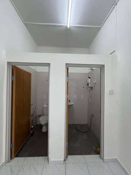 1-storey Terraced House for Rent in Taman Iskandar (Johor Bahru) - Li Wei - Bathroom - PropertyGuru.com.my