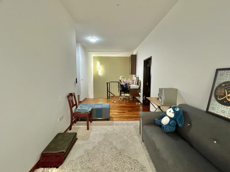 Semi-Detached House for Sale in Setia Mayuri (Semenyih) - Zaty Jasmin - Living Room - PropertyGuru.com.my