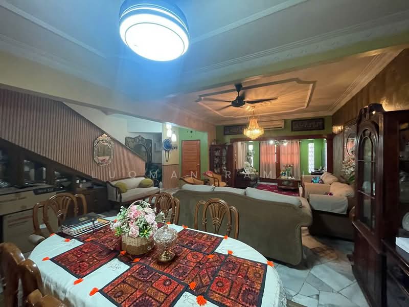 Rumah Teres 2 Tingkat untuk Dijual di Pjs 5 (Petaling Jaya) - Luqman Ramli - Living Room - PropertyGuru.com.my