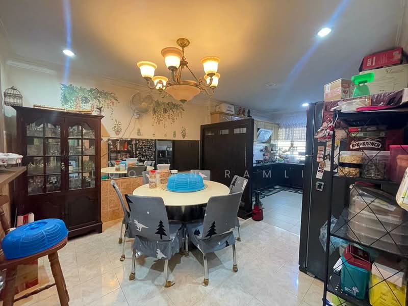 Rumah Teres 2 Tingkat untuk Dijual di Pjs 5 (Petaling Jaya) - Luqman Ramli - Dining Room - PropertyGuru.com.my