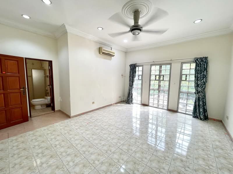Semi-Detached House for Sale in Seksyen 9 (Shah Alam) - Farhan Rafael - Bathroom - PropertyGuru.com.my