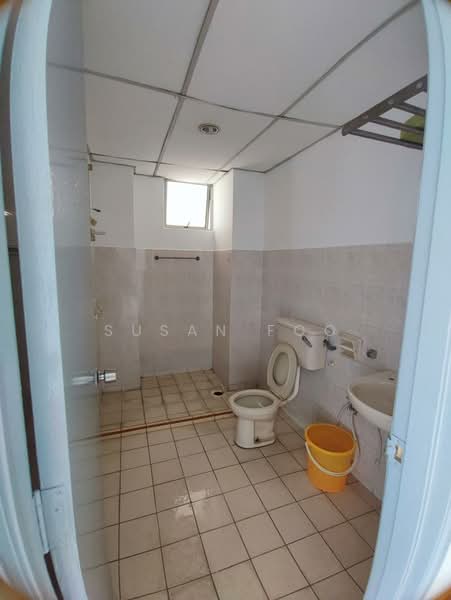 Condominium for Sale at Green Acre - Susan Foo - Bathroom - PropertyGuru.com.my