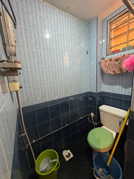 Rumah Flat untuk Dijual di Pangsapuri Jentayu @ Kangkar Pulai - Jack Wong - Bathroom - PropertyGuru.com.my