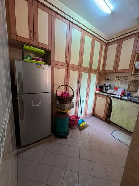 Rumah Flat untuk Dijual di Pangsapuri Jentayu @ Kangkar Pulai - Jack Wong - Kitchen - PropertyGuru.com.my