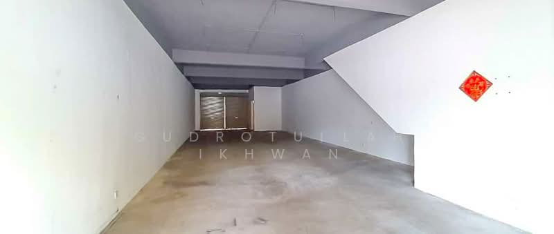 Shop for Rent in Bandar Bukit Puchong (Puchong) - Gudrotullah Ikhwan - Interior - PropertyGuru.com.my