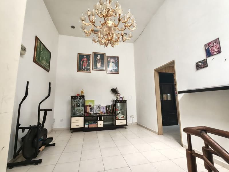 2-storey Terraced House for Sale in Taman Semabok Perdana (Semabok) - King Song - Living Room - PropertyGuru.com.my