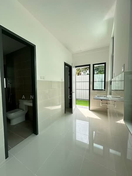 Rumah Teres untuk Dijual di KL City Centre (Kuala Lumpur) - Annie Chong - Bathroom - PropertyGuru.com.my