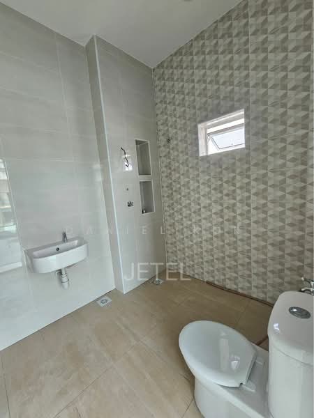 Semi-Detached House for Sale in Canary Garden (Klang) - Daniel Kok - Bathroom - PropertyGuru.com.my