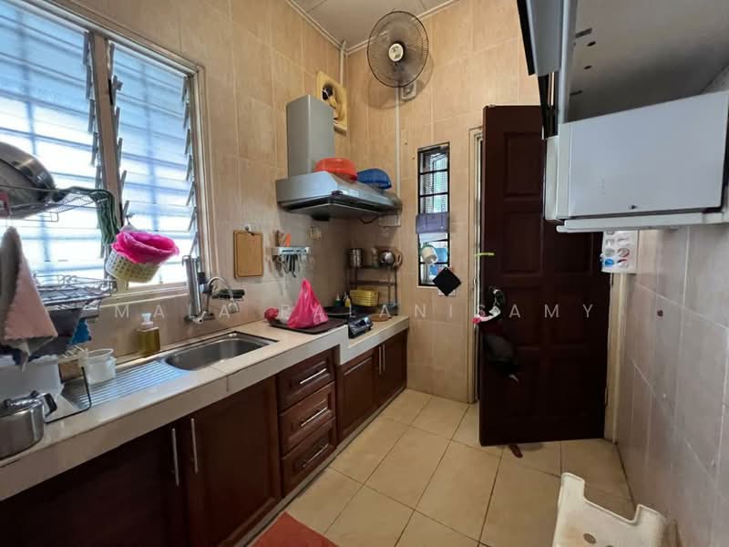 Rumah Teres 2 Tingkat untuk Dijual di Shah Alam (Selangor) - Mala Palanisamy - Kitchen - PropertyGuru.com.my