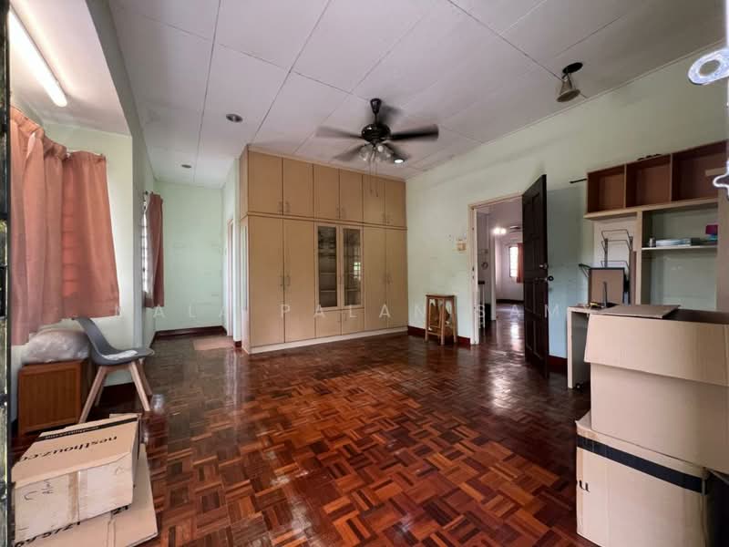 Rumah Teres 2 Tingkat untuk Dijual di Shah Alam (Selangor) - Mala Palanisamy - Living Room - PropertyGuru.com.my