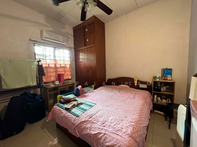 Rumah Teres 2 Tingkat untuk Dijual di Shah Alam (Selangor) - Mala Palanisamy - Bedroom - PropertyGuru.com.my