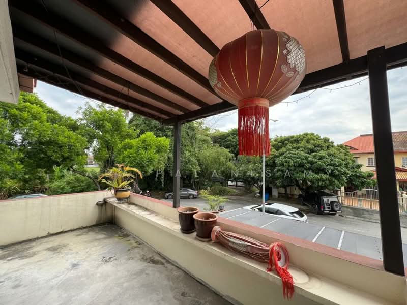 Rumah Teres 2 Tingkat untuk Dijual di Shah Alam (Selangor) - Mala Palanisamy - Balcony - PropertyGuru.com.my