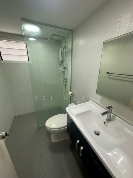 Condominium for Sale at Gurney Park Condominium - Pei Hoon - Bathroom - PropertyGuru.com.my