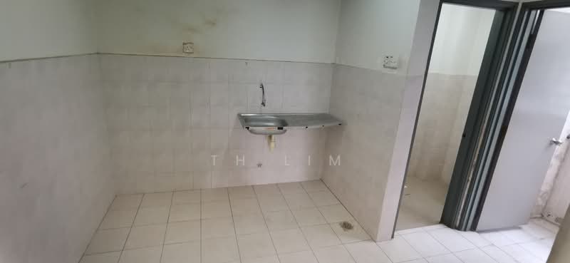 Apartment for Sale at Vista Mahkota - TH Lim - Kitchen - PropertyGuru.com.my