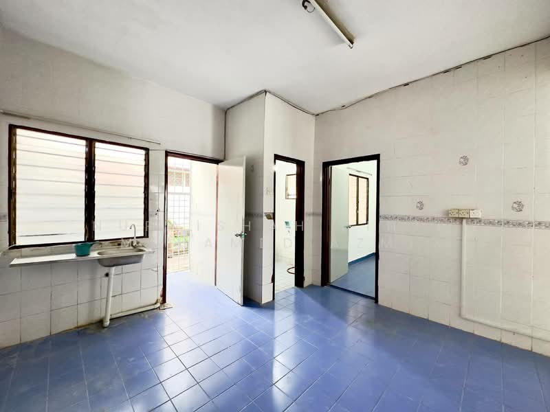 Rumah Teres 2 Tingkat untuk Dijual di Seksyen 7 (Shah Alam) - Nuraishah Binti Mohamed Azmi - Kitchen - PropertyGuru.com.my