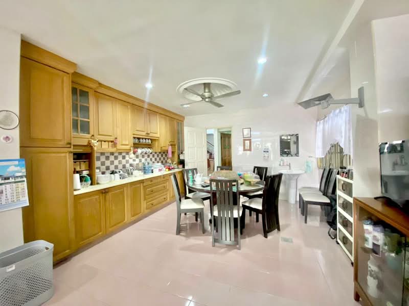 Bungalow for Sale in Taman Melawati (Ulu Kelang) - Zaty Jasmin - Kitchen - PropertyGuru.com.my