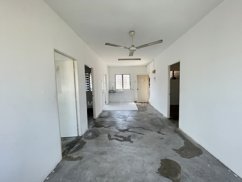 Rumah Flat untuk Dijual di Taman Selayang Makmur - MY Loh - Kitchen - PropertyGuru.com.my