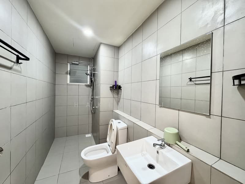 Condominium for Rent at Lakefront Homes - Hakim Ali - Bathroom - PropertyGuru.com.my