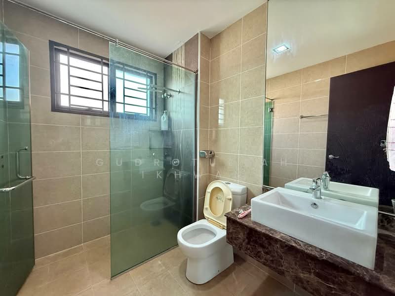 Semi-Detached House for Sale in Taming Mutiara (Bandar Sungai Long) - Gudrotullah Ikhwan - Bathroom - PropertyGuru.com.my