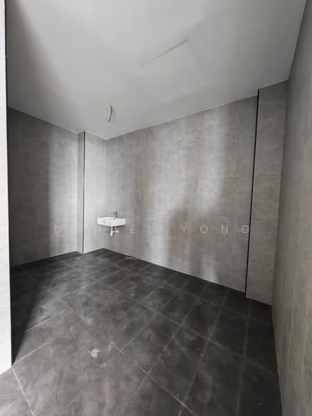 Semi-D Factory for Rent in Eco Business Park 2 Senai (Senai) - Daniel Yong - Bathroom - PropertyGuru.com.my