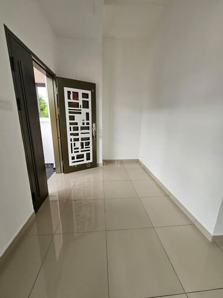 Cluster House for Sale in Taman Nusantara Prima (Gelang Patah) - Winson Tan - Entrance - PropertyGuru.com.my
