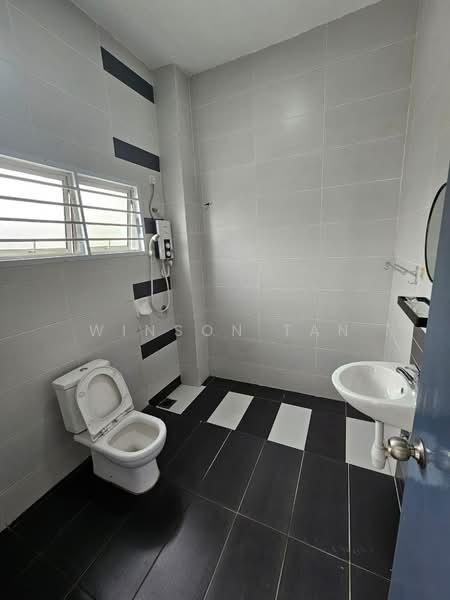 Cluster House for Sale in Taman Nusantara Prima (Gelang Patah) - Winson Tan - Bathroom - PropertyGuru.com.my