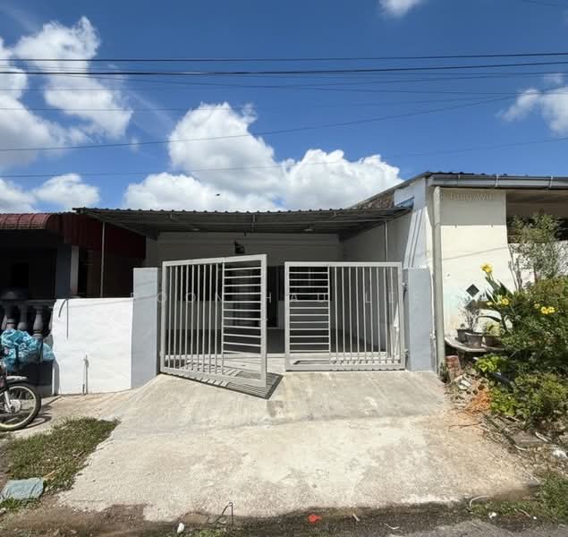 Rumah Teres 1 Tingkat untuk Dijual di Taman Gelang Emas (Gelang Patah) - Boon Hau Lee - Exterior - PropertyGuru.com.my