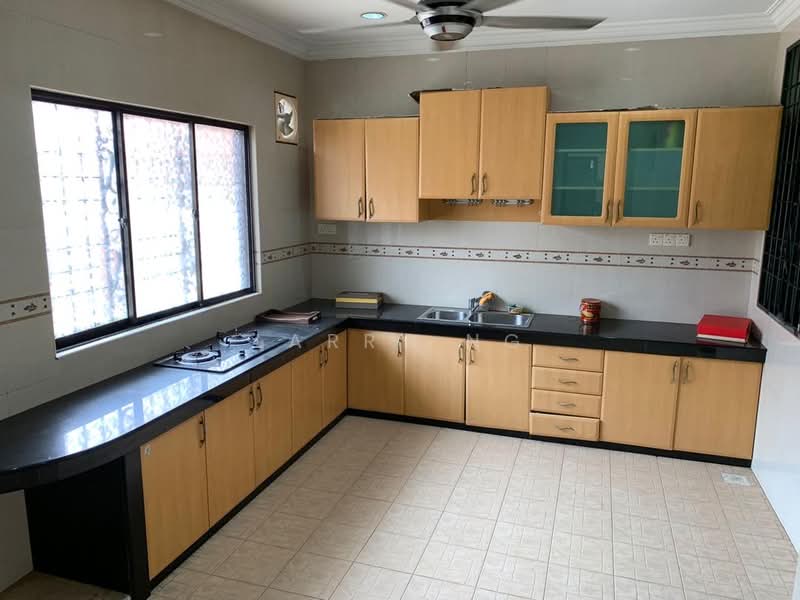 Rumah Berkembar untuk Dijual di Taman Pelangi Indah (Ulu Tiram) - Larry Ng - Kitchen - PropertyGuru.com.my