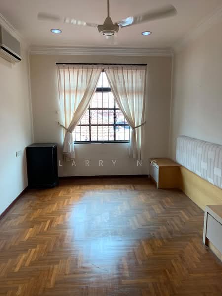 Rumah Berkembar untuk Dijual di Taman Pelangi Indah (Ulu Tiram) - Larry Ng - Bedroom - PropertyGuru.com.my