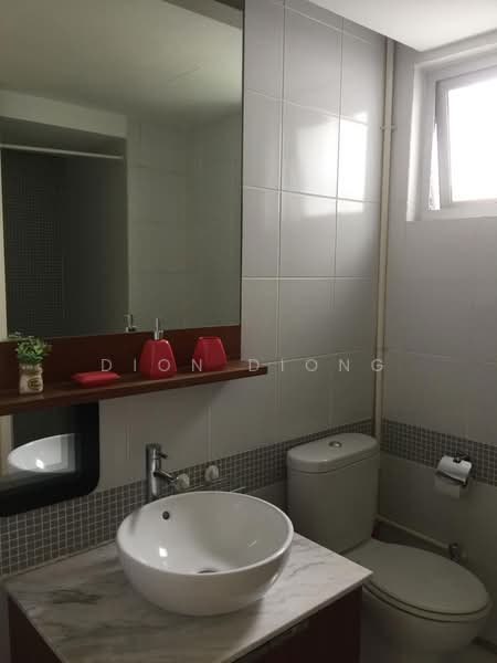 Kediaman Servis untuk Dijual di i-Zen @ Kiara 1 - Dion Diong - Bathroom - PropertyGuru.com.my
