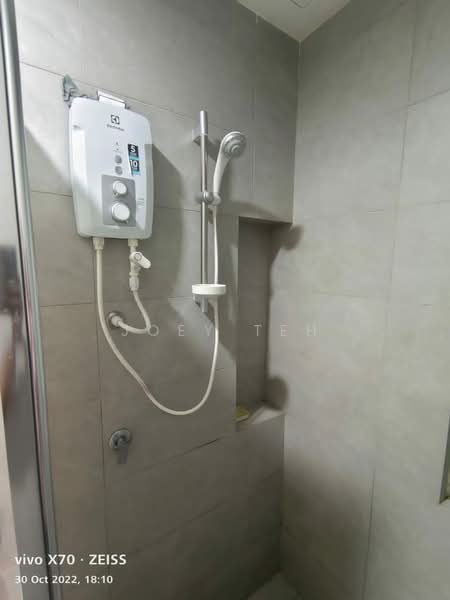 Servis Apartment untuk Disewa di Sinaran @ Utropolis - Joey Teh - Bathroom - PropertyGuru.com.my