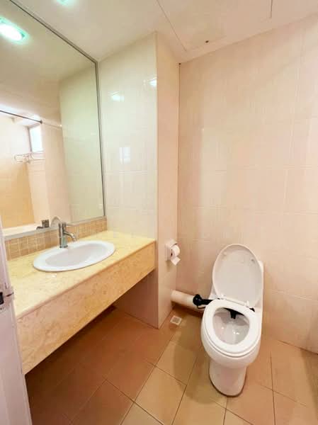Servis Apartment untuk Disewa di Birch Plaza - Jinelle Ong - Bathroom - PropertyGuru.com.my