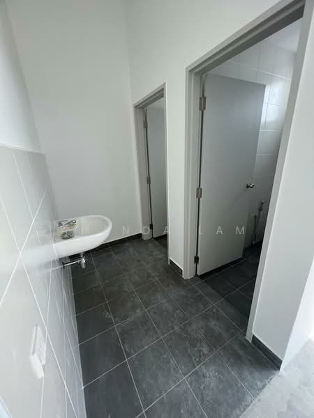 Kedai / Pejabat untuk Disewa di Bandar Cassia (Batu Kawan) - Amanda Lam - Bathroom - PropertyGuru.com.my