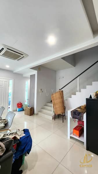 Rumah Berkembar untuk Dijual di Ambang Botanic (Klang) - Reilynn Tue - Living Room - PropertyGuru.com.my