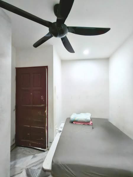 2-storey Terraced House for Sale in Taman Daya (Johor Bahru) - Sze Lee - Bedroom - PropertyGuru.com.my