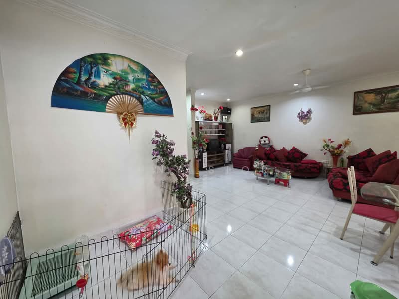2-storey Terraced House for Sale in Taman Sri Putra (Tampoi) - Suny Sior - Living Room - PropertyGuru.com.my