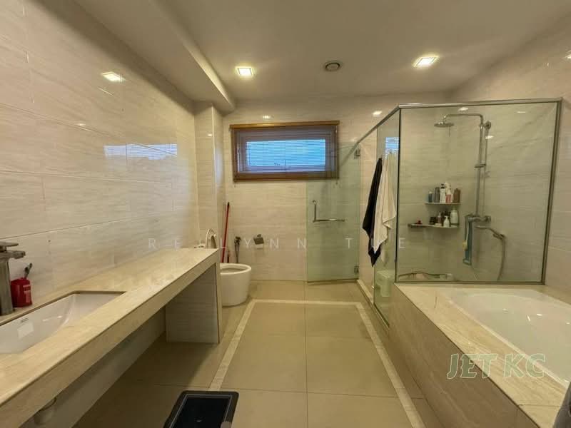 Rumah Berkembar untuk Dijual di Ambang Botanic (Klang) - Reilynn Tue - Bathroom - PropertyGuru.com.my