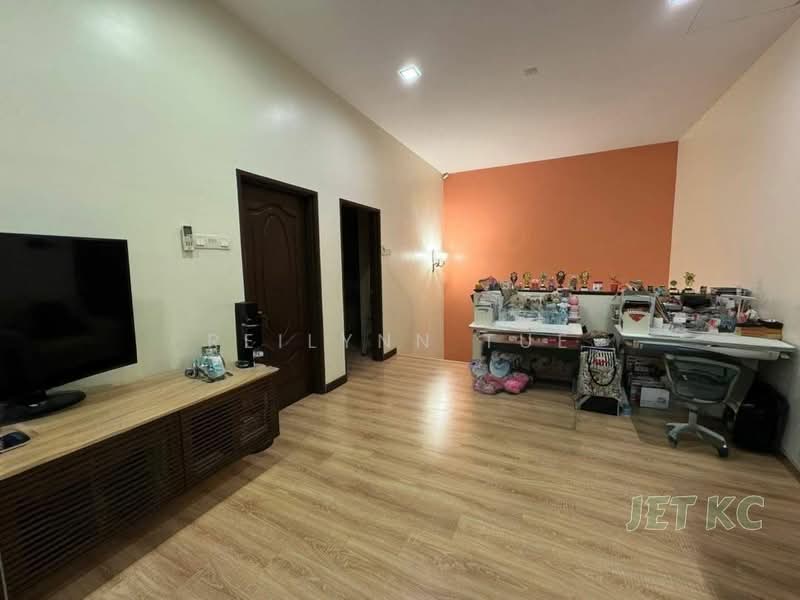 Rumah Berkembar untuk Dijual di Ambang Botanic (Klang) - Reilynn Tue - Living Room - PropertyGuru.com.my