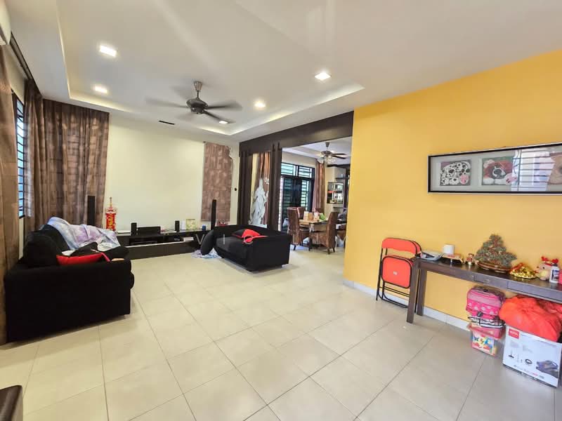 Cluster House for Sale in Taman Adda Heights (Tebrau) - Vic Lim - Living Room - PropertyGuru.com.my