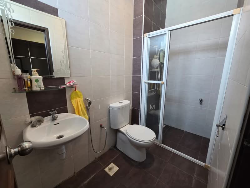 Cluster House for Sale in Taman Adda Heights (Tebrau) - Vic Lim - Bathroom - PropertyGuru.com.my