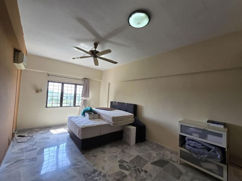 Condominium for Sale at Sri Alam Condominium - Azmi . - Bedroom - PropertyGuru.com.my