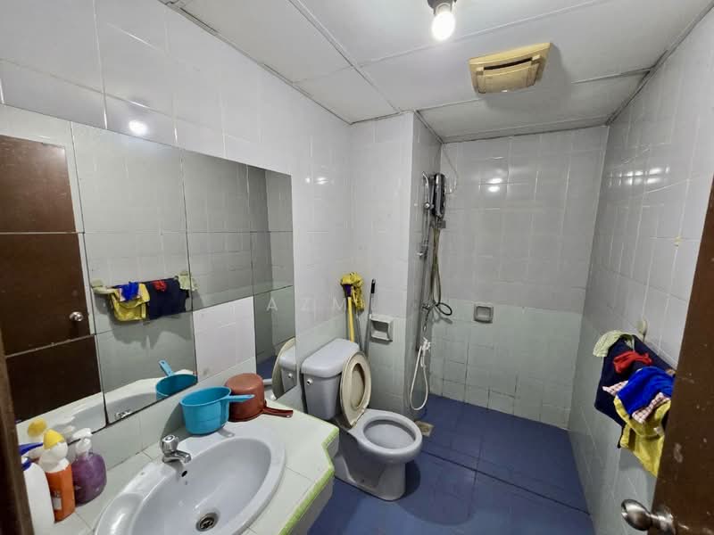 Condominium for Sale at Sri Alam Condominium - Azmi . - Bathroom - PropertyGuru.com.my