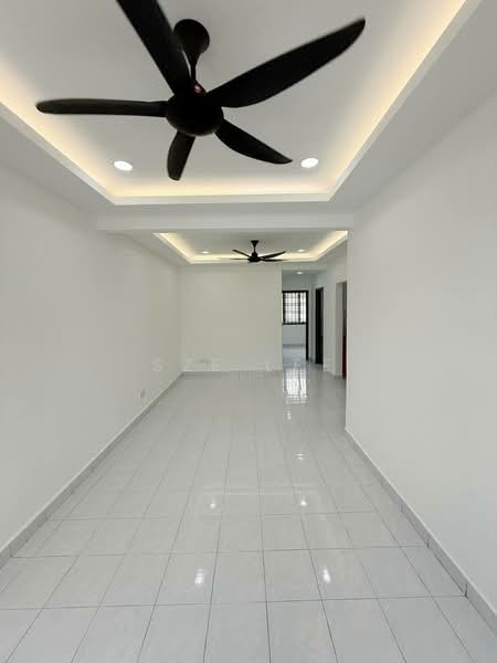 Townhouse for Sale in Bandar Seri Alam (Masai) - Sze Lee - Living Room - PropertyGuru.com.my