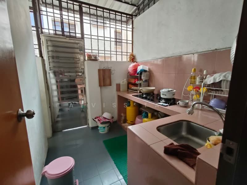 Rumah Teres 2 Tingkat untuk Dijual di Taman Sri Skudai (Skudai) - Alviss Tay - Kitchen - PropertyGuru.com.my