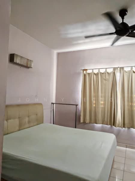 Kondominium untuk Dijual di Desa Permai - Johnny Leong - Bedroom - PropertyGuru.com.my