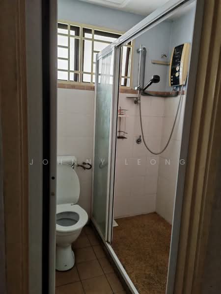 Kondominium untuk Dijual di Desa Permai - Johnny Leong - Bathroom - PropertyGuru.com.my