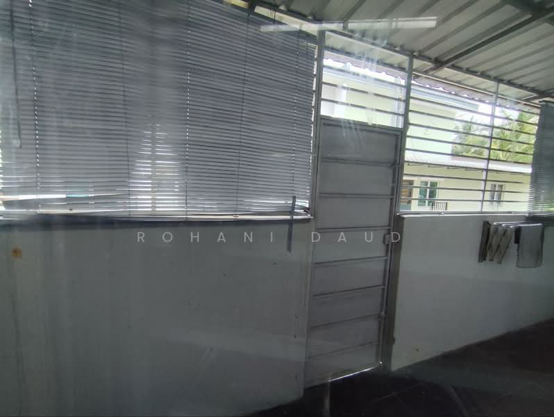 Rumah Teres 1 Tingkat untuk Dijual di Taman Indah Klia (Sepang) - Rohani Daud - Balcony - PropertyGuru.com.my